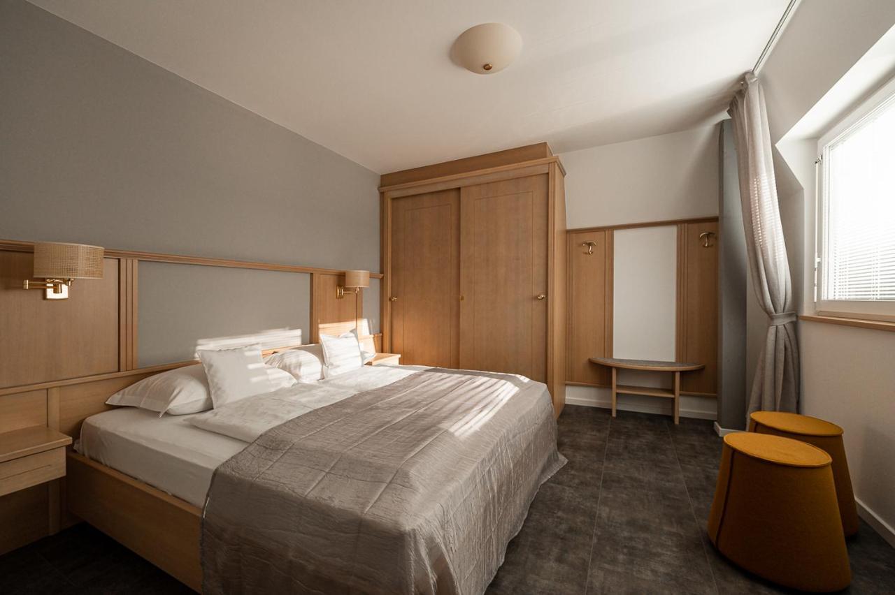 Apartmenthotel Ritterhof Suites & Breakfast Schenna Buitenkant foto
