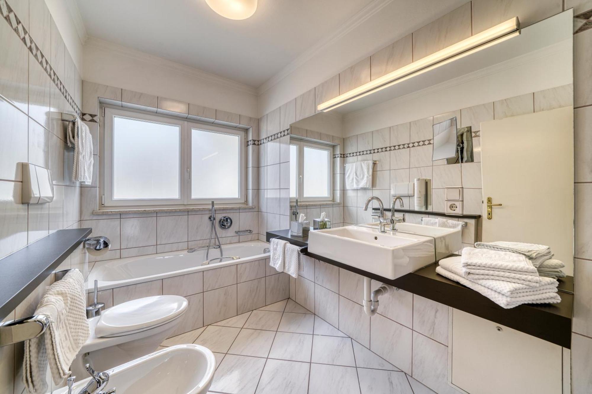 Apartmenthotel Ritterhof Suites & Breakfast Schenna Buitenkant foto